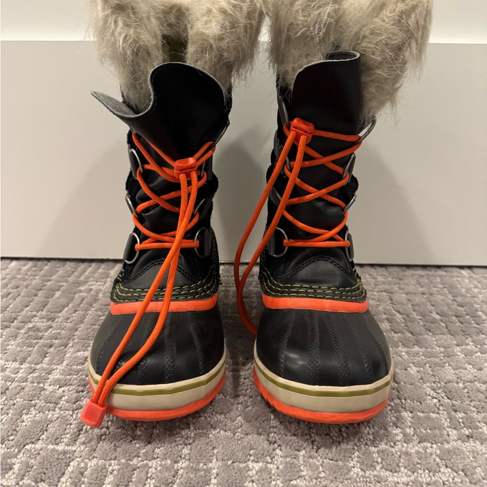 Sorel Black and Orange Fur-Lined Boots